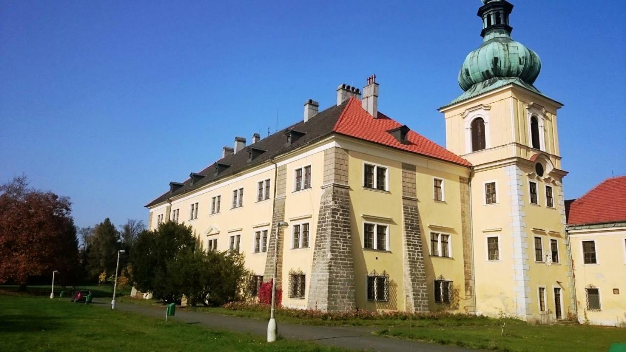 Villa U Lekninu à Doksy  Extérieur photo